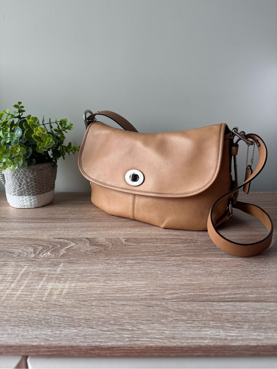 Coach Handbags - Y2K Coach Vintage Legacy Leather Turnlock Flap Duffle Bag Tan Crossbody F15170